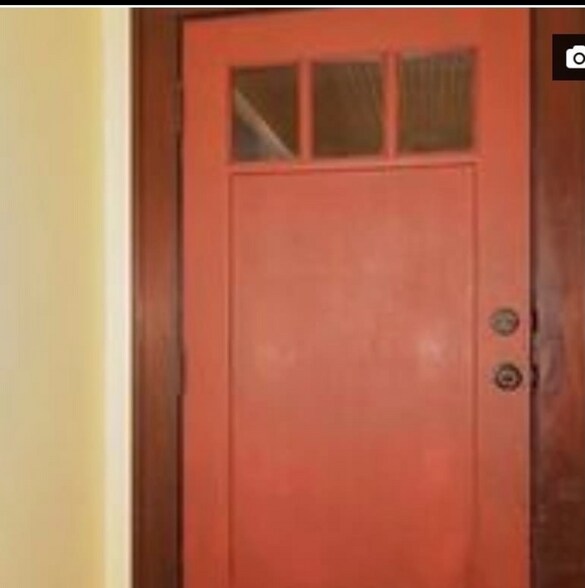 Building Photo - 1840 W Maryland St