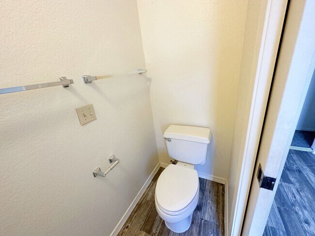 Building Photo - Spacious 3 Bed, 2 Bath Home in Peoria - Yo...