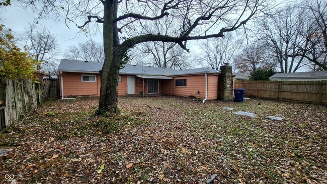 Building Photo - 4940 Leone Dr