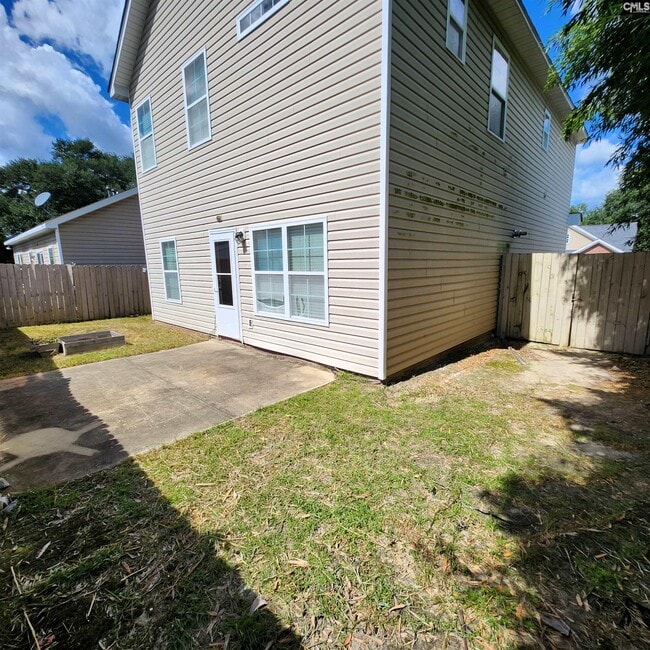 Building Photo - 330 Large Oak Loop