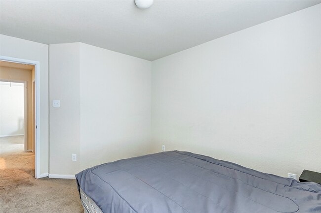 Building Photo - 21219 Fox Hillside Way