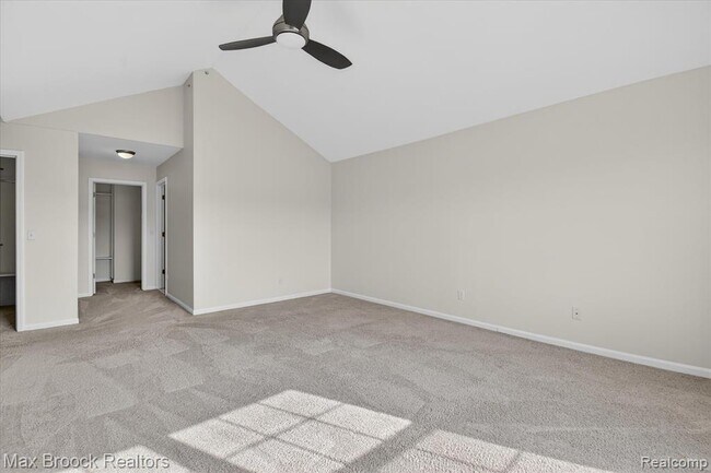 Building Photo - 3255 Camden Dr