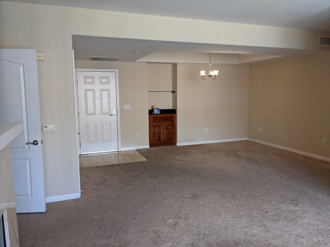 Building Photo - 130 E San Fernando St