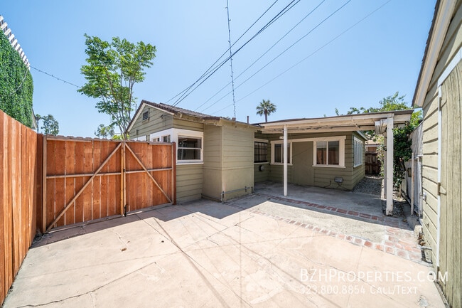 Building Photo - 503 Burchett St