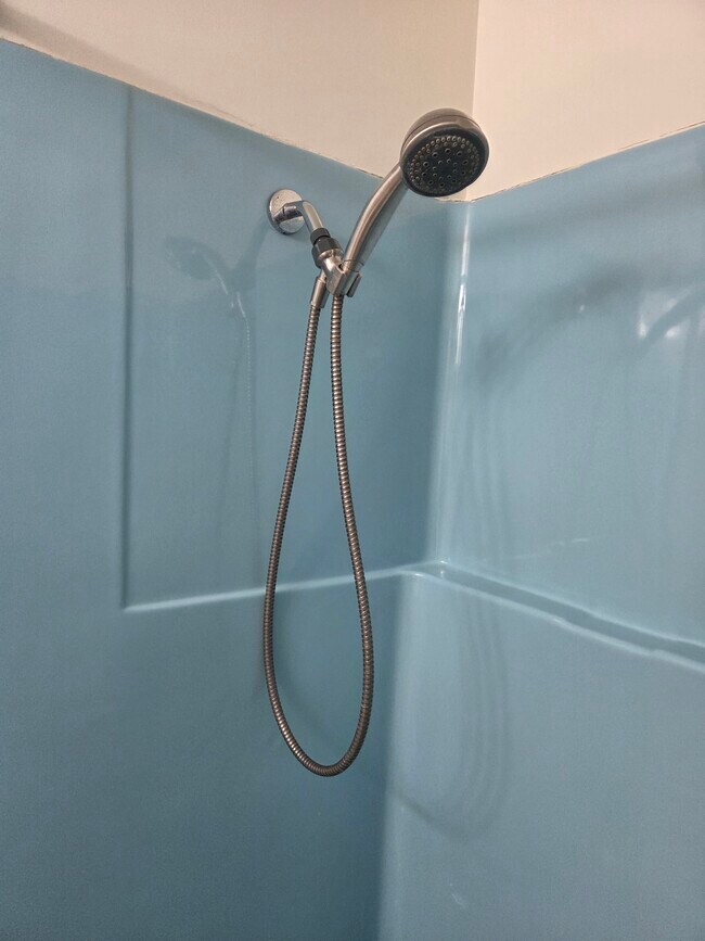 Building Photo - 524 Mercer Rd