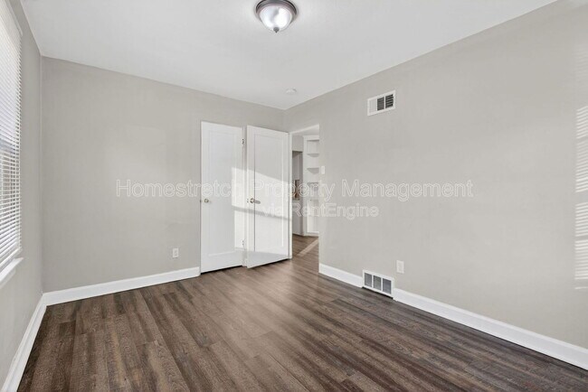 Building Photo - 9868 Lorna Ln