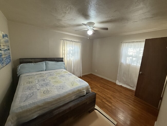 Building Photo - 1215 E Beverly St