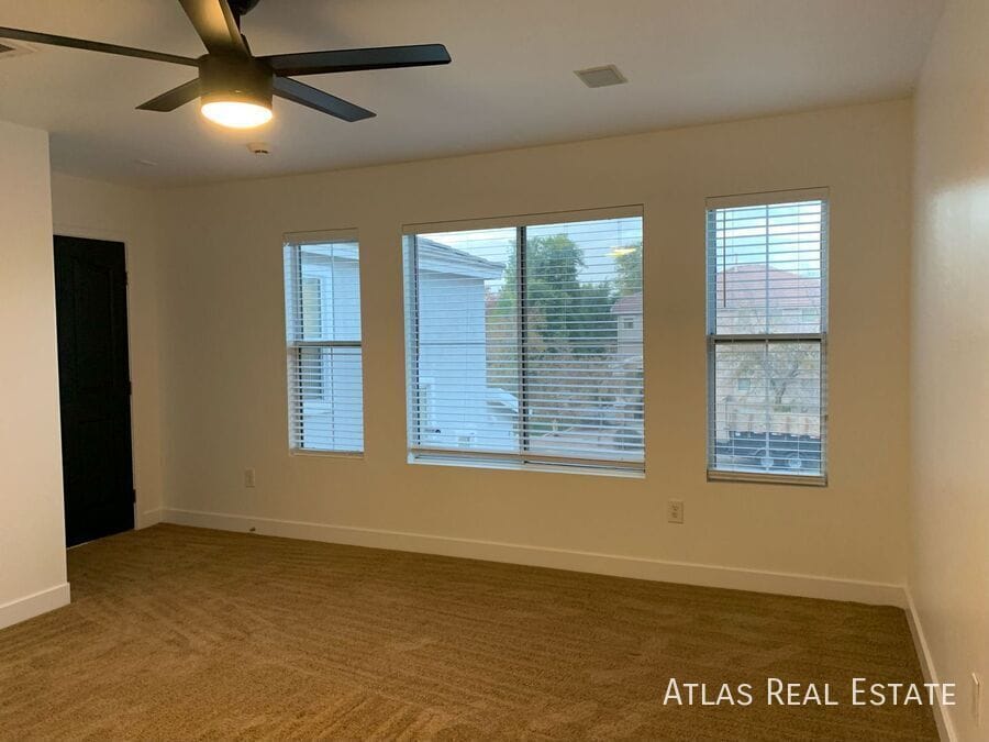 Building Photo - 4125 E Baylor Ln