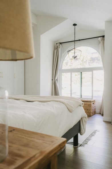 Building Photo - 5716 Skyview Way