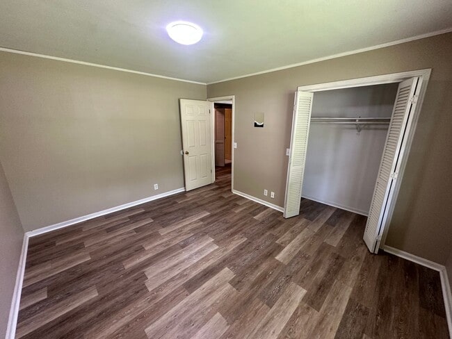 Building Photo - 829/831 Glendale Rd.