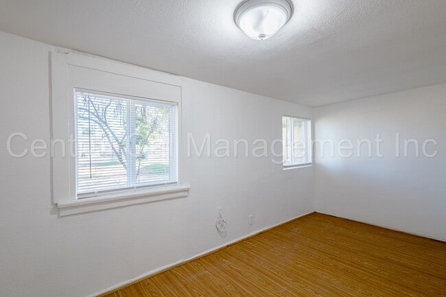 Building Photo - 2 Bedroom/1 Bath Home - $1550 Per Month!