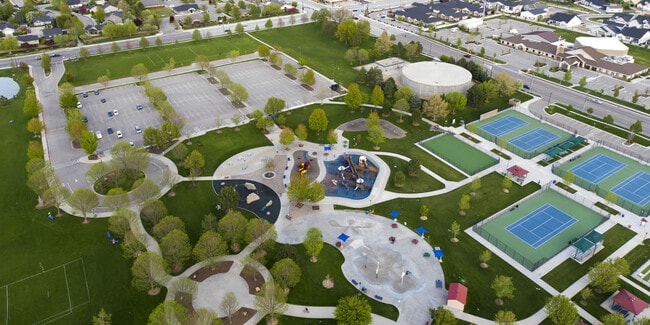 Building Photo - 725 E Wakely St