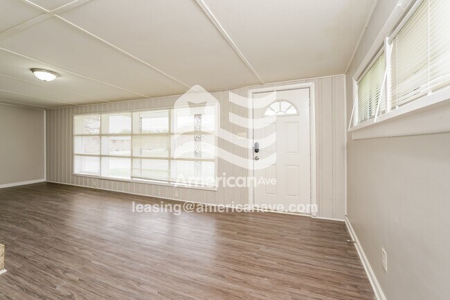 Building Photo - 1014 Arbor Dr