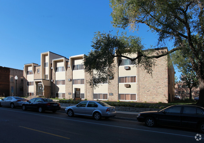 Building Photo - Midtown Plaza Apartments