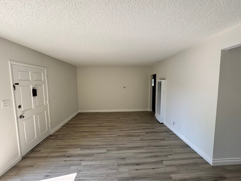 Building Photo - 4230 Gentry Ave