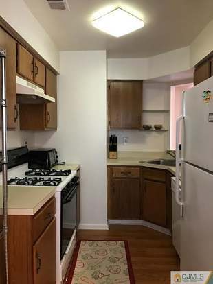 Building Photo - 1090 Schmidt Ln