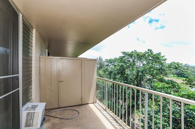 Building Photo - Kemoo by the Lake - Studio with lake views