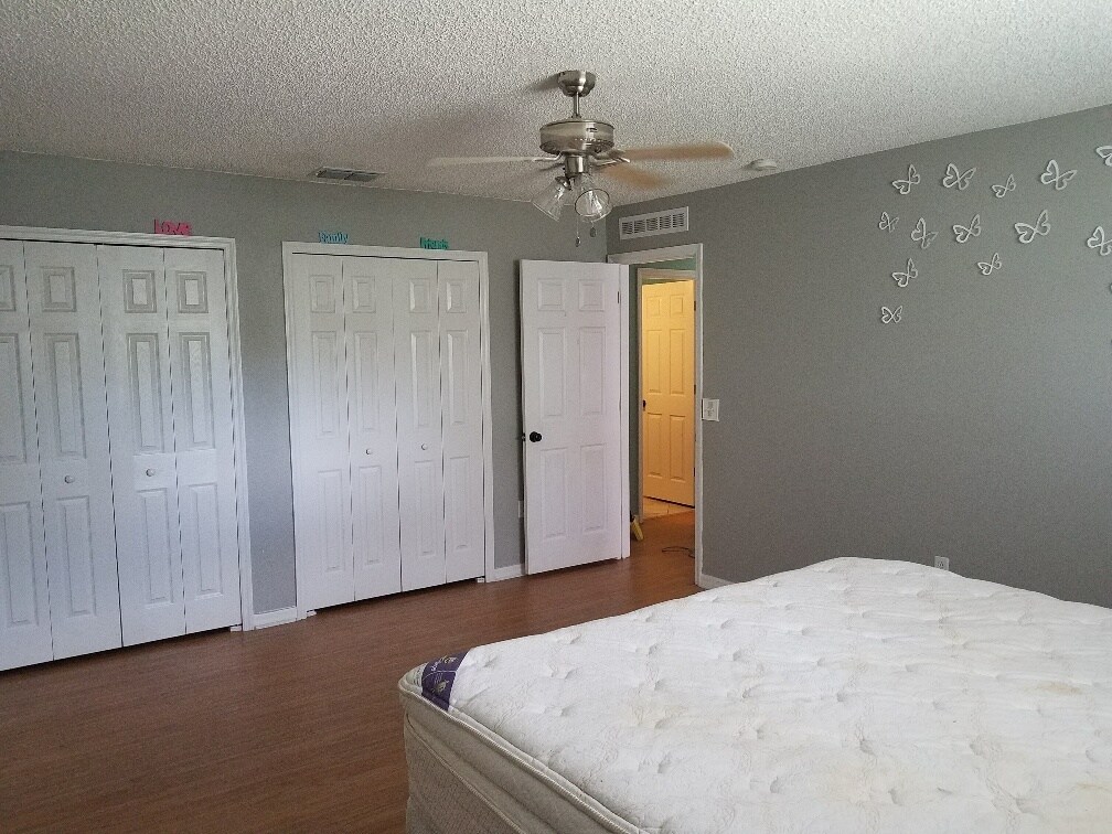 Building Photo - 6289 Freeport Dr