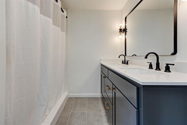 Building Photo - 1510 Melrose Dr