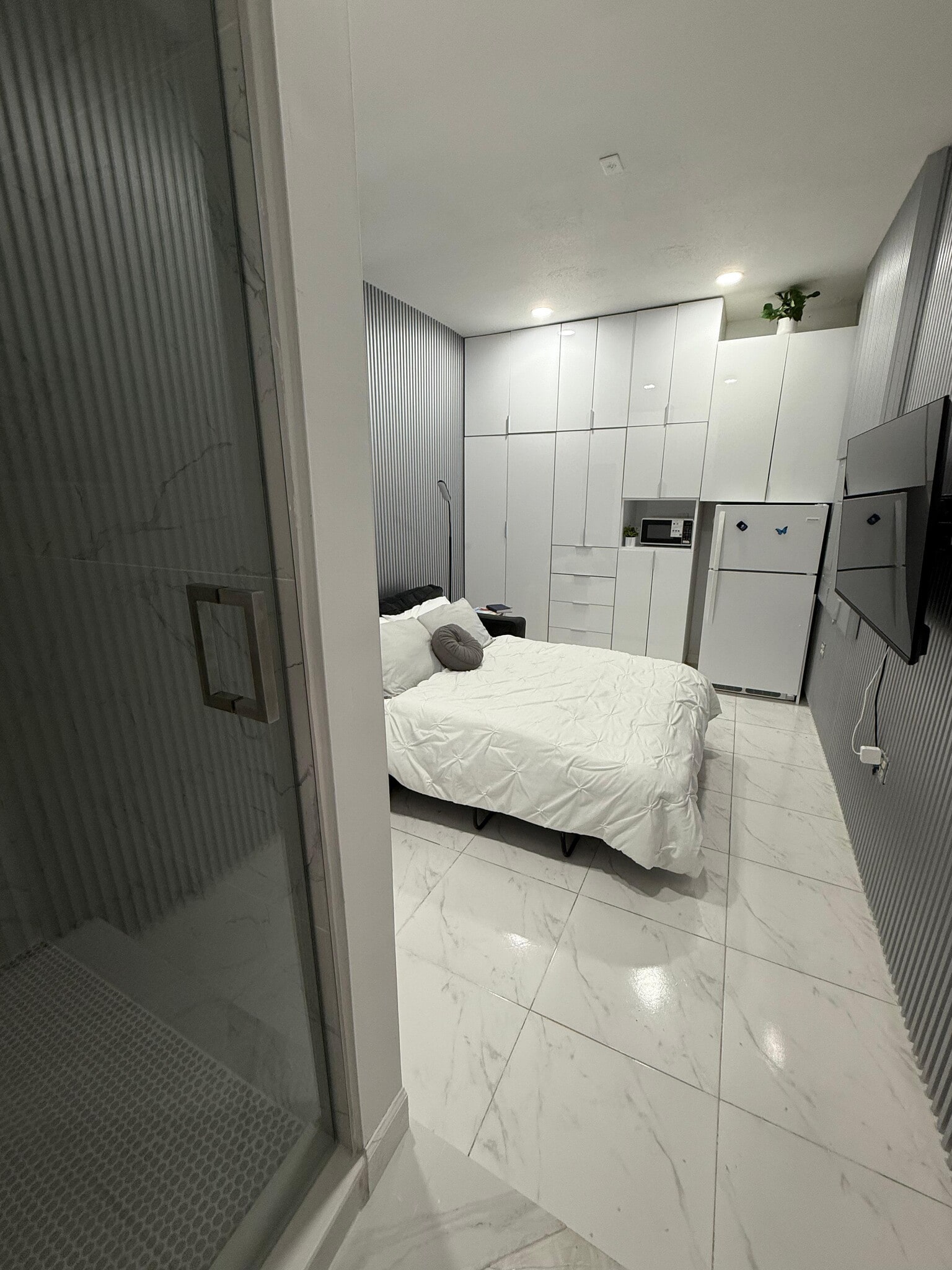 STUDIO SUITE - 10775 NW 81st Ln