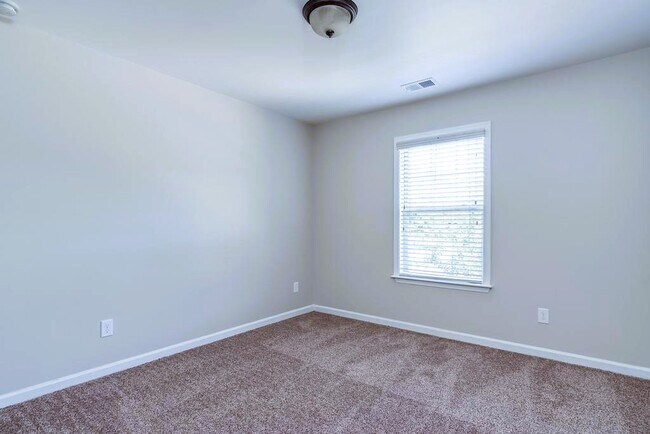 Building Photo - 3015 Carrick Rd