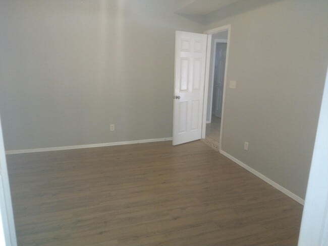 Building Photo - 3920 Tierra Marfil Rd