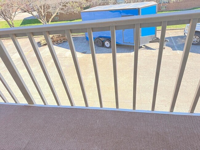 Building Photo - 419 Gibson Ln