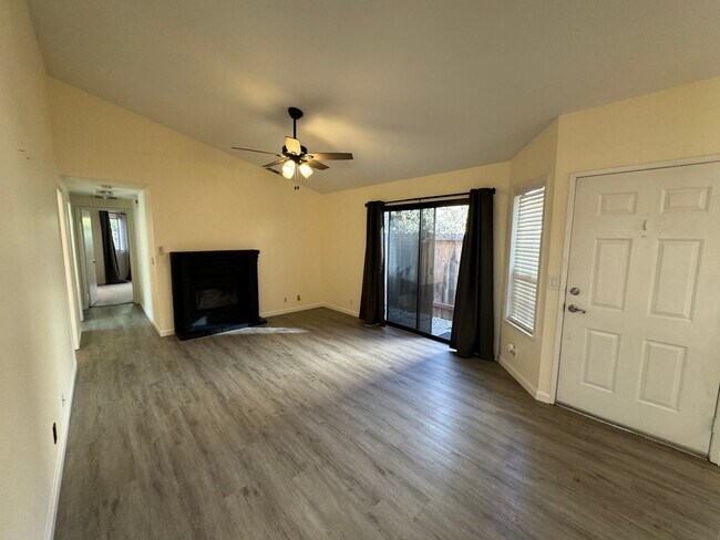 Building Photo - 1310 Puebla Way