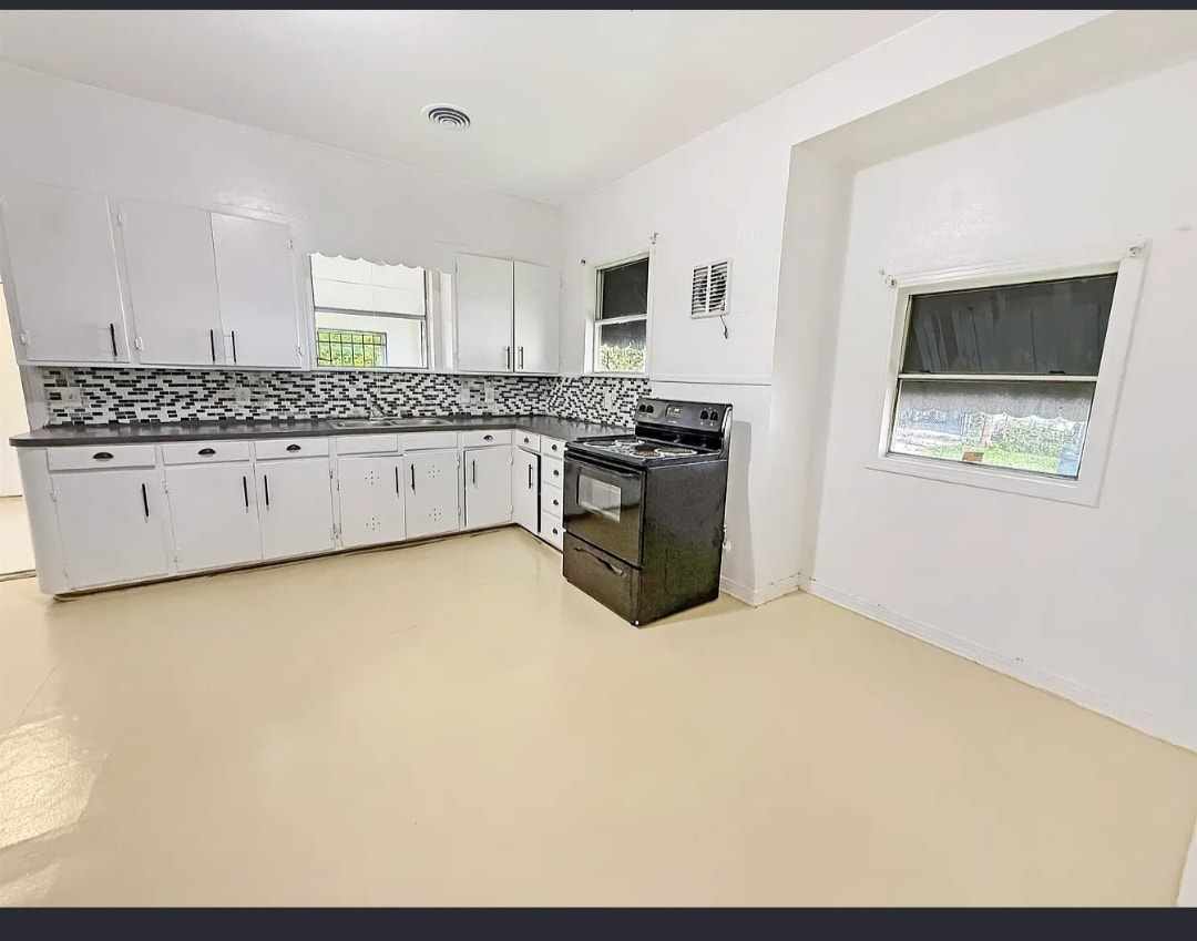 Kitchen - 1500 Avenue C