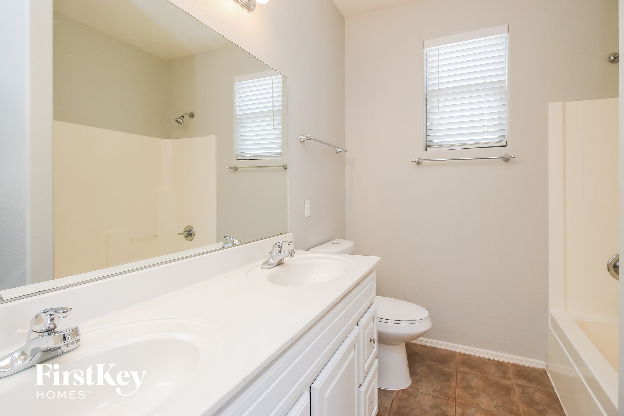 Building Photo - 3762 E Chickadee Rd