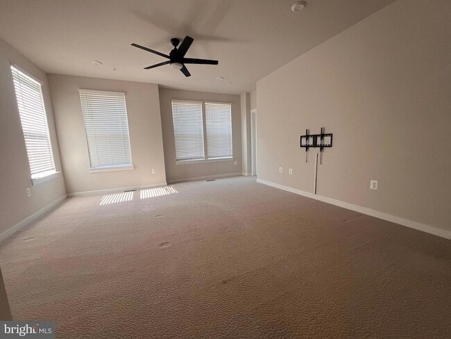 Building Photo - 44625 Wolfhound Sq