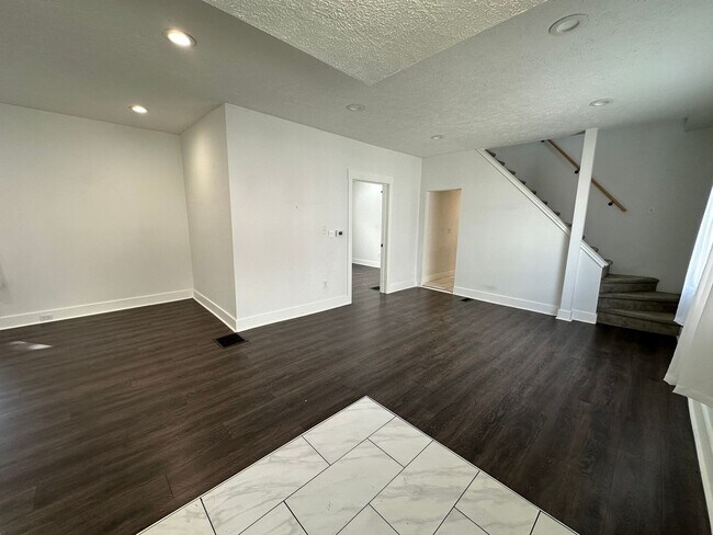 Building Photo - 443 Barth Ave SE