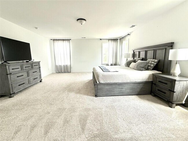 Building Photo - 5575 Coltman Dr