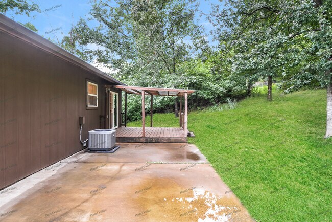 Building Photo - 6502 Pauline Ct