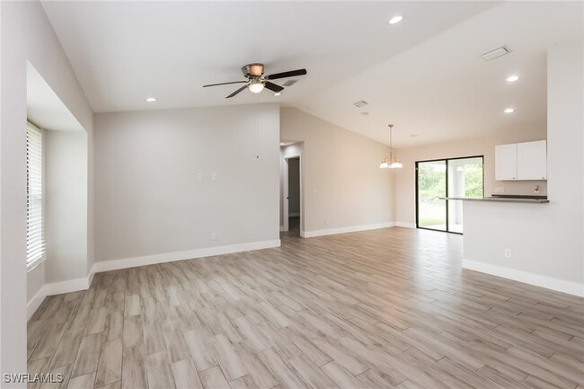 Building Photo - 524 Lone Star Ln