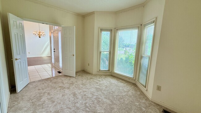 Building Photo - 113 Nobleton Ln NW