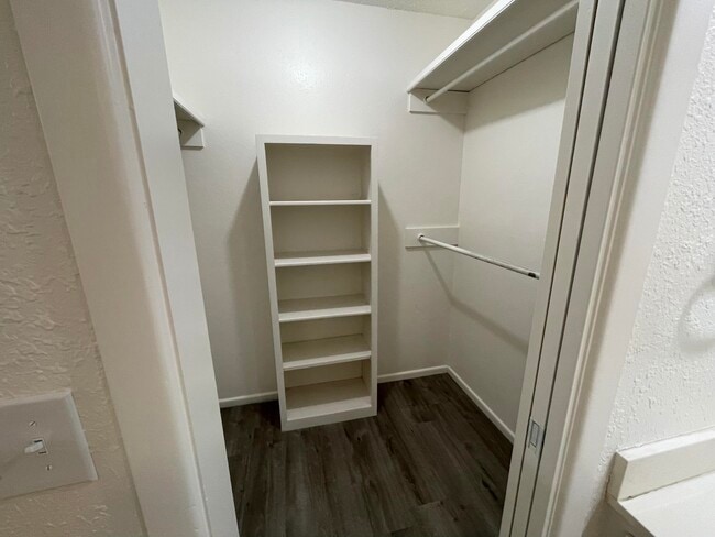 Building Photo - 7916 Albany Ave