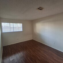 Building Photo - 3523 Tanglewilde St