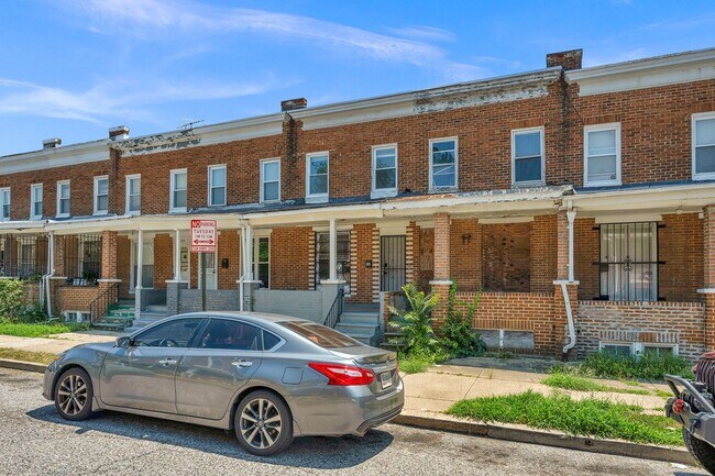 Building Photo - 2335 Lauretta Ave