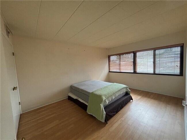 Building Photo - 1 Trimont Ln