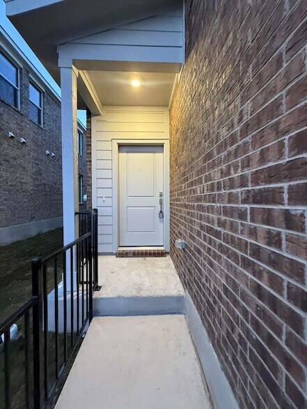 Building Photo - 17702 Sage Thrasher Dr