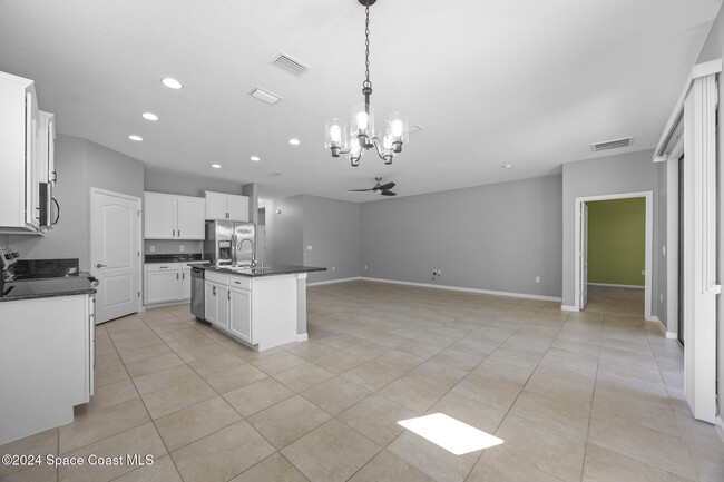 Building Photo - 4084 Caladium Cir