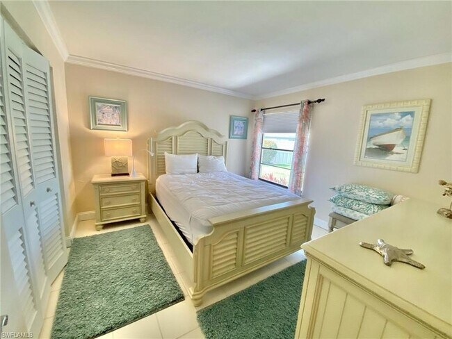 Building Photo - 145 Cypress Way E