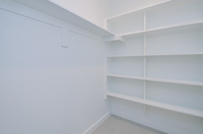 Building Photo - 23719 Sweeny Vly Dr