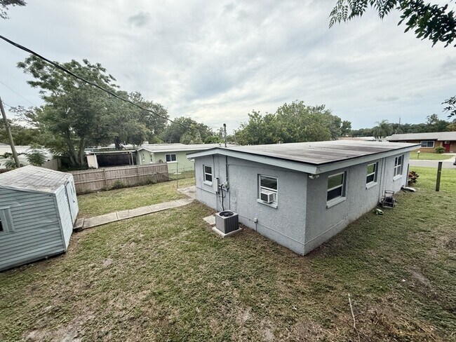 Building Photo - 1375 Tuscola St