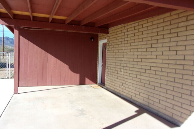 Building Photo - Great home in with great mountain views.