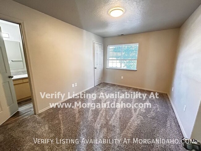 Building Photo - 217 N Avenger Ln