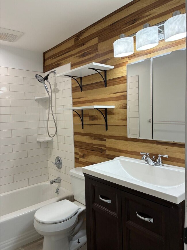 Building Photo - Clayla Properties