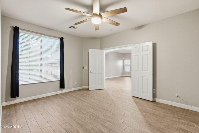 Building Photo - 10915 E Rafael Ave