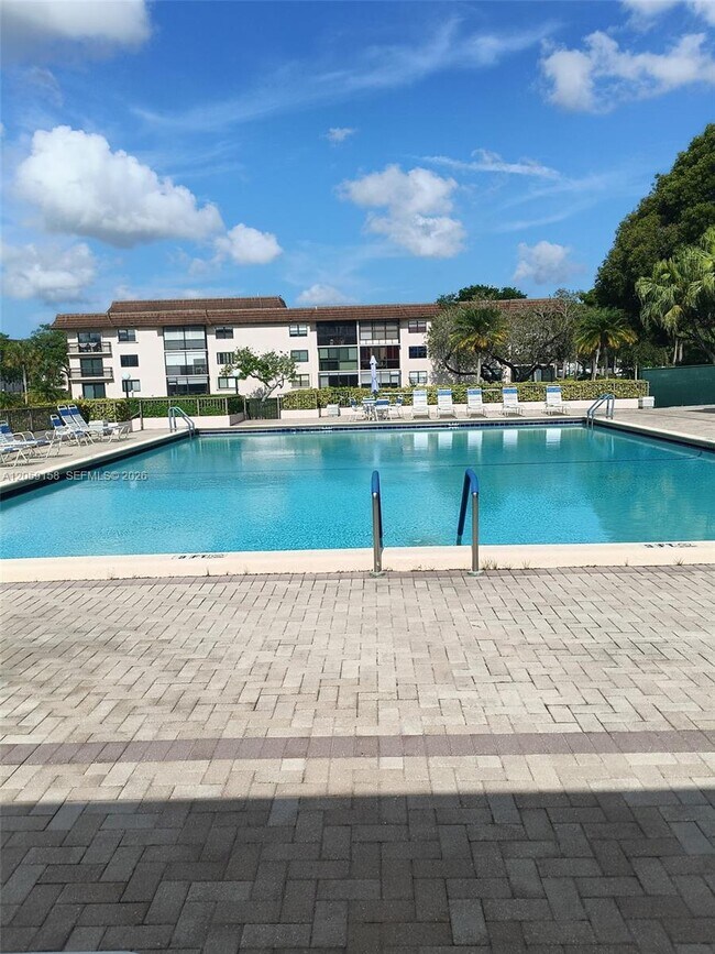 Building Photo - 6090 N Sabal Palm Blvd